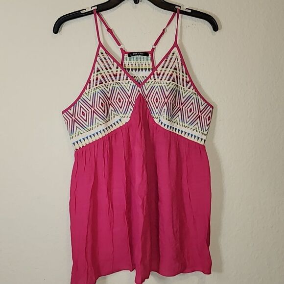 NWOT Pink Tribal top - Picture 1 of 4